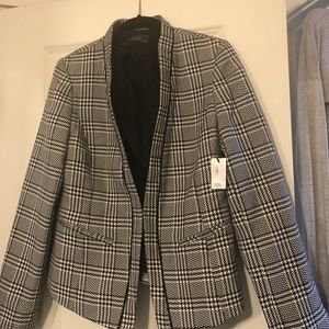 Must sell Gorgeous Brand new excellent quality never worn houndstooth blazer